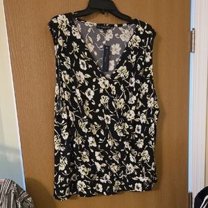 Adrienne Vittadini NWT Floral Sleeveless Top - Black, Cream & Green